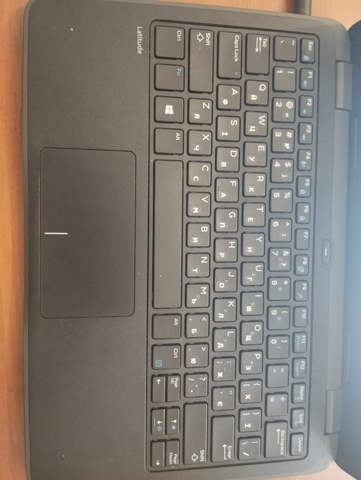 Ноутбук Dell latitude 3180