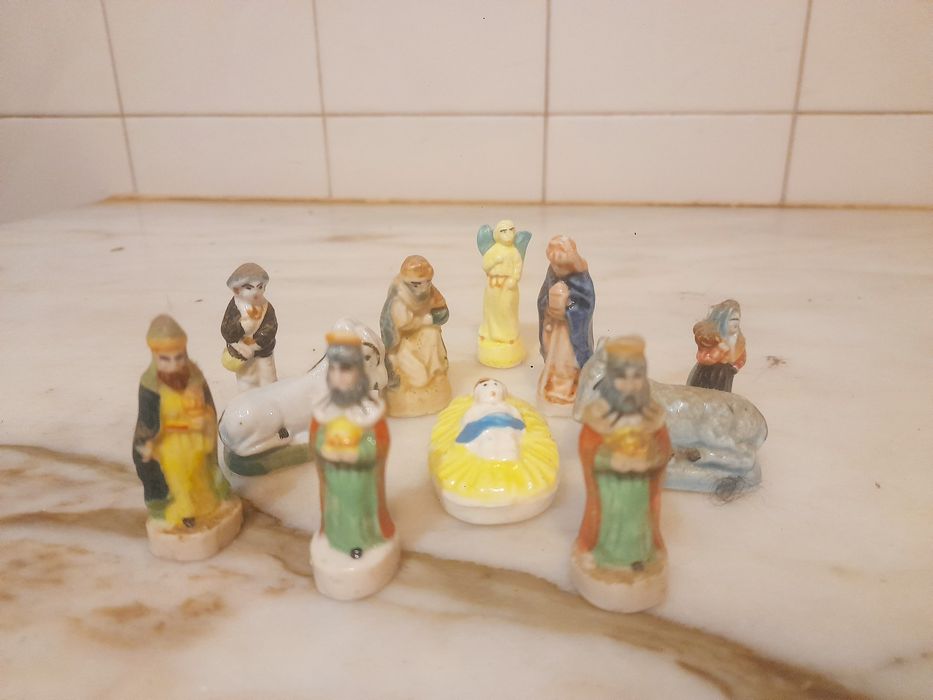 Conjunto de Figuras de Presépio Vintage em Miniatura