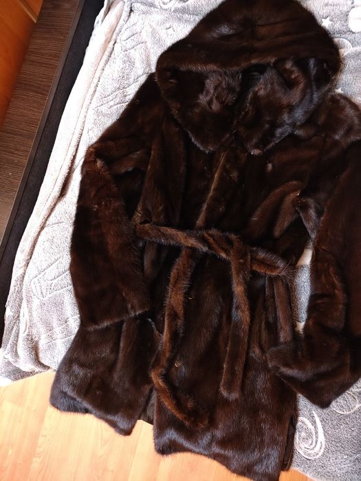 Шуба норковая темно коричневая