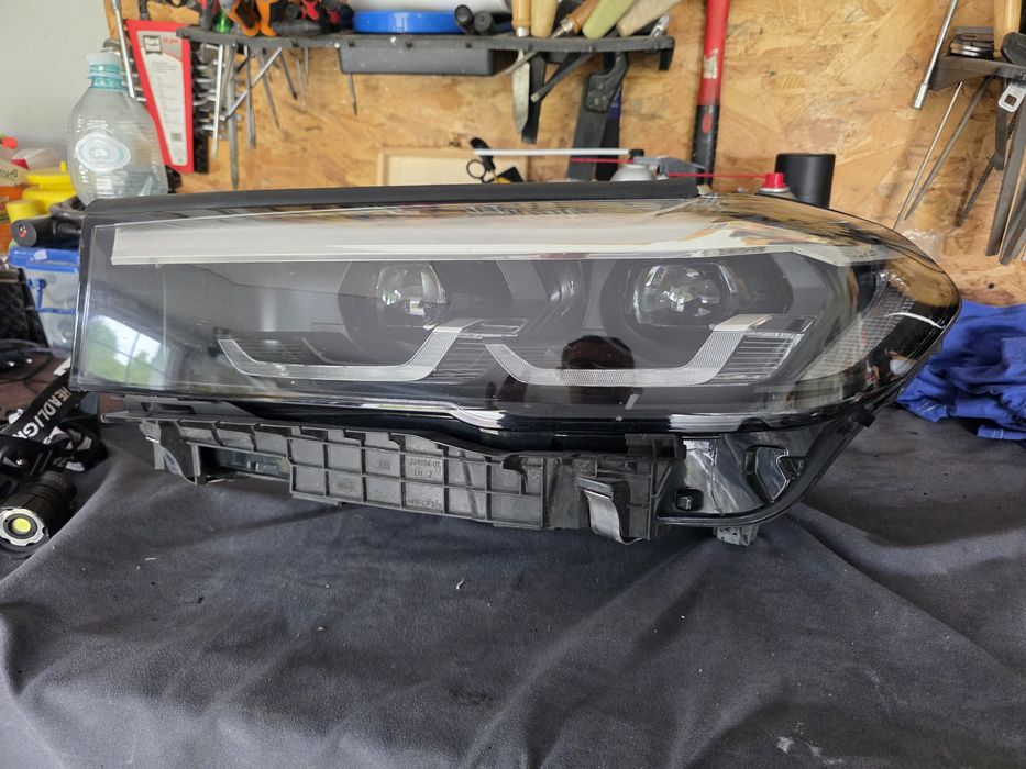 BMW G30 G31 LCI Lift lampa lewa Full LED HELLA 5A388C3-03