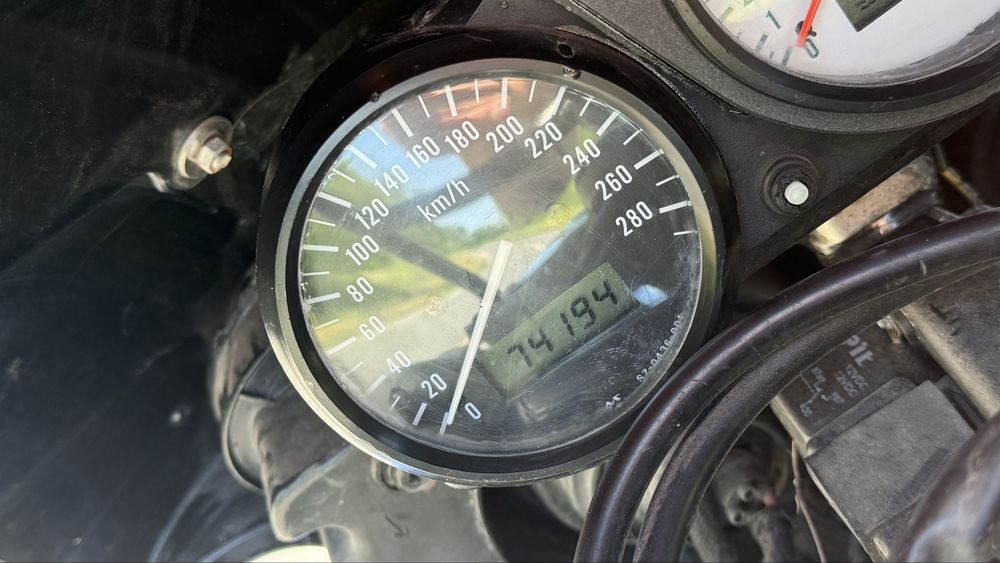 Продам suzuki gxr 600!