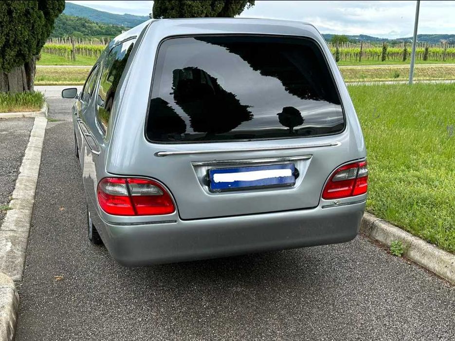 Катафалк Mercedes Benz W 211