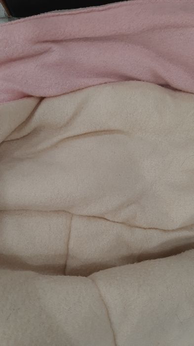Edredom quente de casal beje e rosa