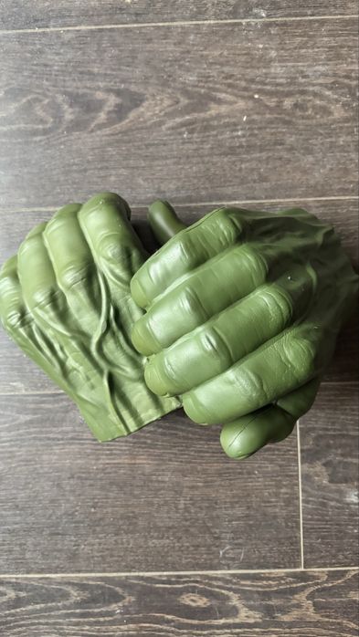 Продаю перчатки Халка