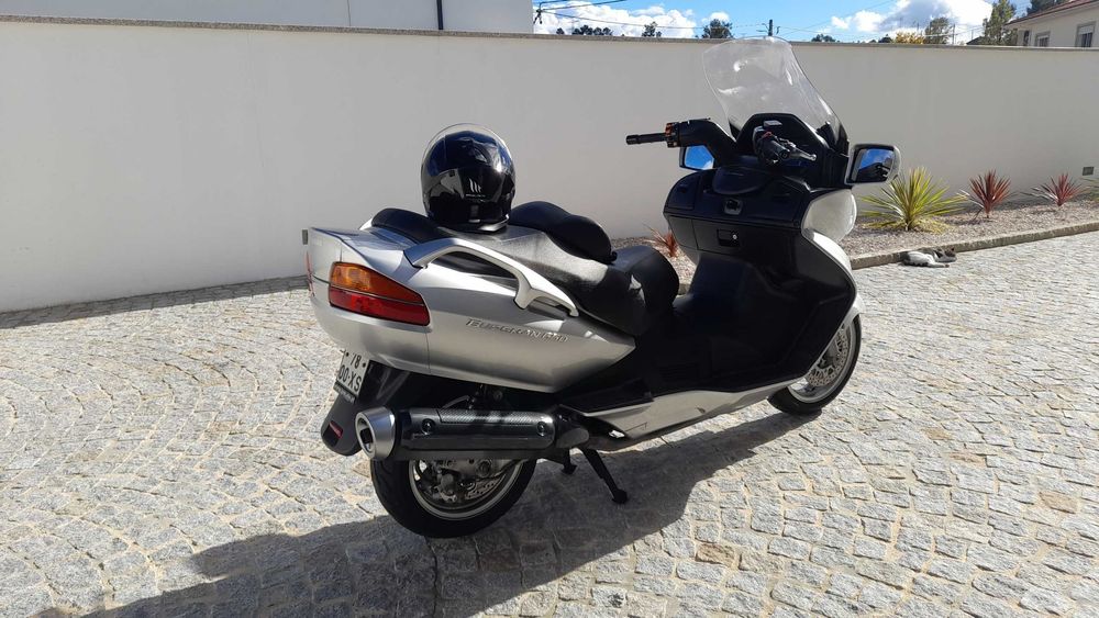 Suzuki Burgman 650 (55cv) de 2004 excelente estado