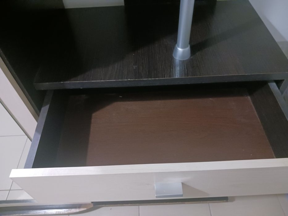 Szafa z lustrem do przedpokoju