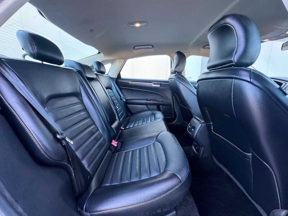 Ford Fusion SE      2017