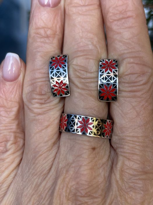 Срібний набір з емаллю «Вишиванка», сережки + каблучка