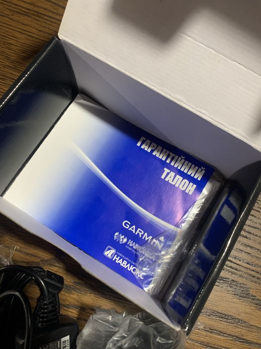 Навігатор новий Garmin nuvi 42