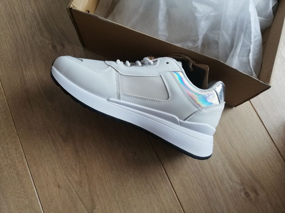 Białe sneakersy 38, biale adidasy, dodadzą kilku cm niepozornie