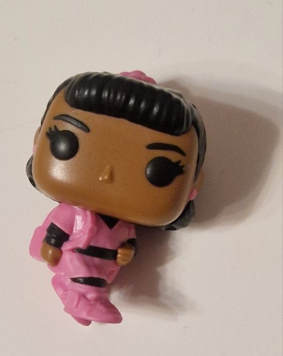 Erica Stranger Things figurka z Kinder Joy