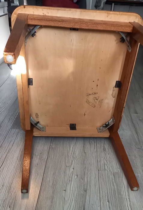 Столик лакований з дерева