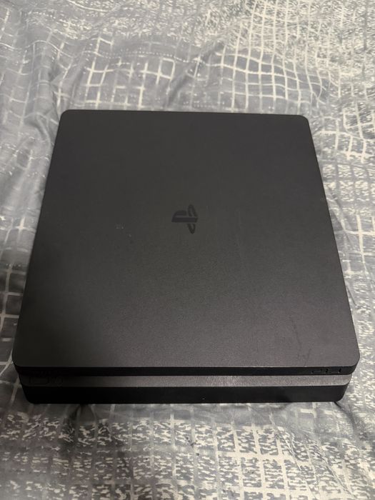 PlayStation4  1 TB gry/pady