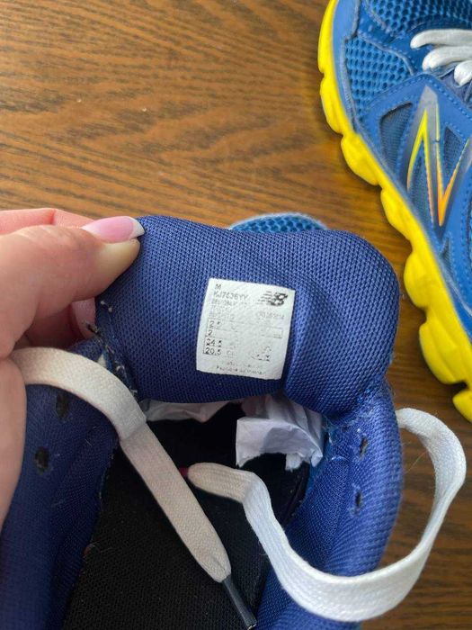 Кросівки New Balance на хлопчика у відмінному стані  Розмір 34.5