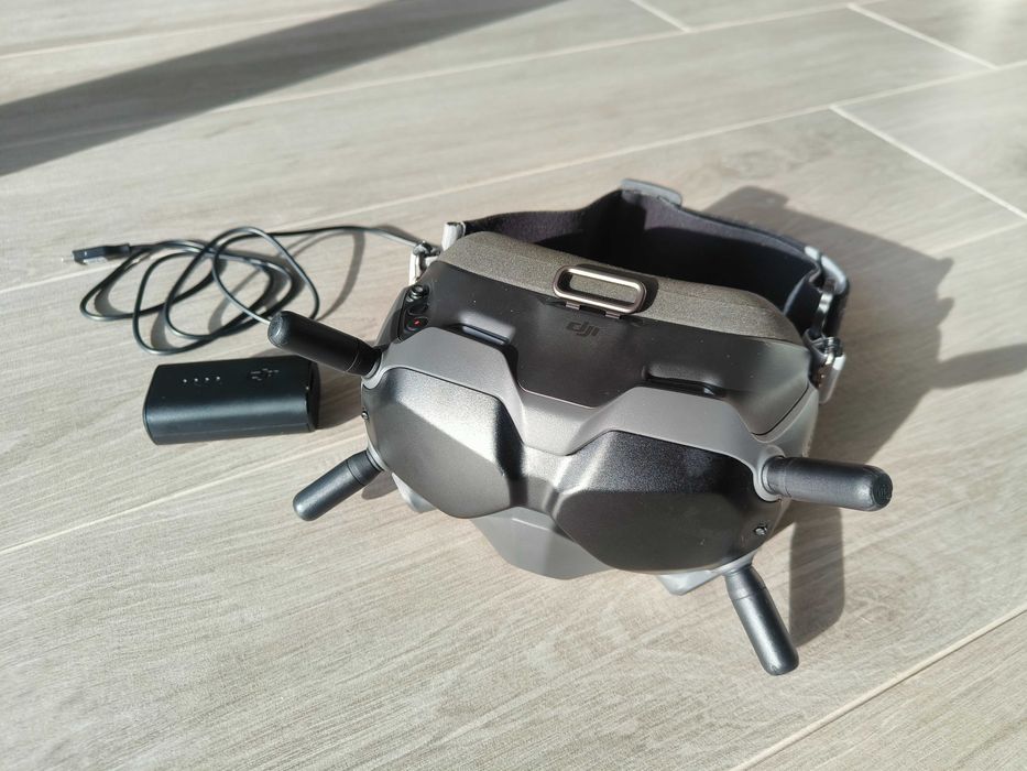 Drone dji fpv combo com motion controller.