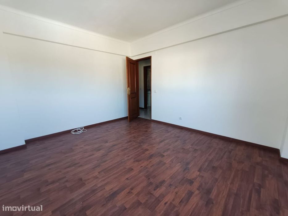 T2 em Corroios, pronto a habitar por 950€