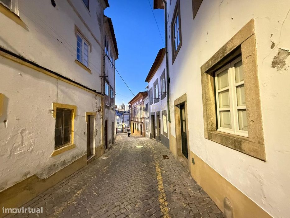 Segundo Piso de Edifício Apalaçado no Centro Histórico de Portalegre