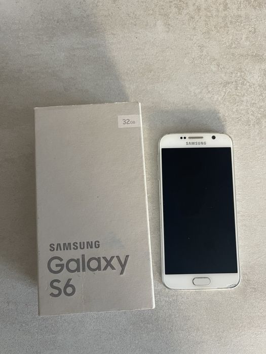 Продам Samsung S6 в неробочому стані на запчастини