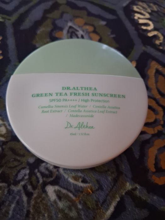 Dr althea -green tea fresh sunscreen
