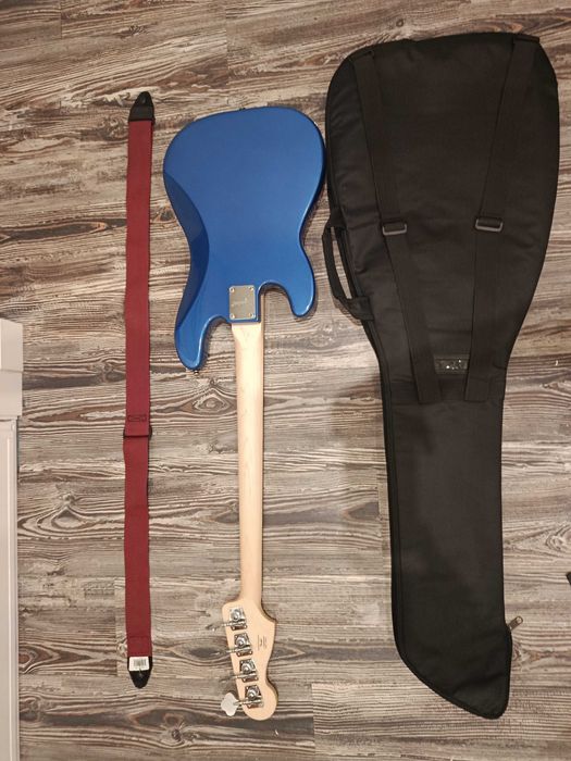 Baixo "Fender Squier Affinity Series Precision Bass PJ Laurel Fingerboard Lake Placid Blue"