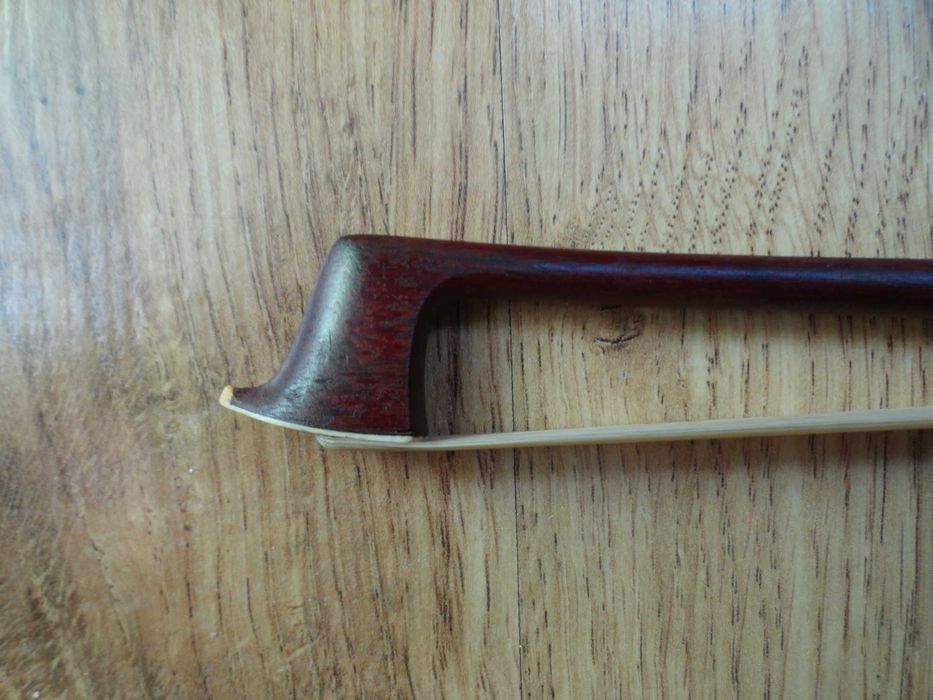 smyczek skrzypcowy 4/4 okragły lekki 56 gr. dł.73cm.