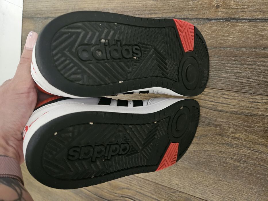 Adidasy młodzieżowe 37,5