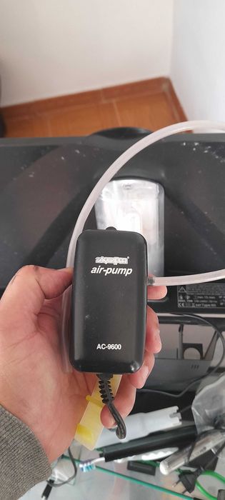 Aquario 50 lt com acessorios  em bom estado