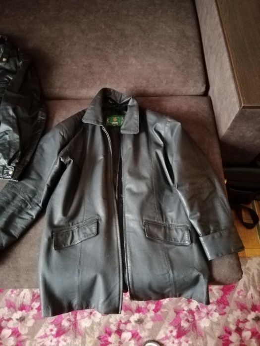 Продам жіночу кожану куртку