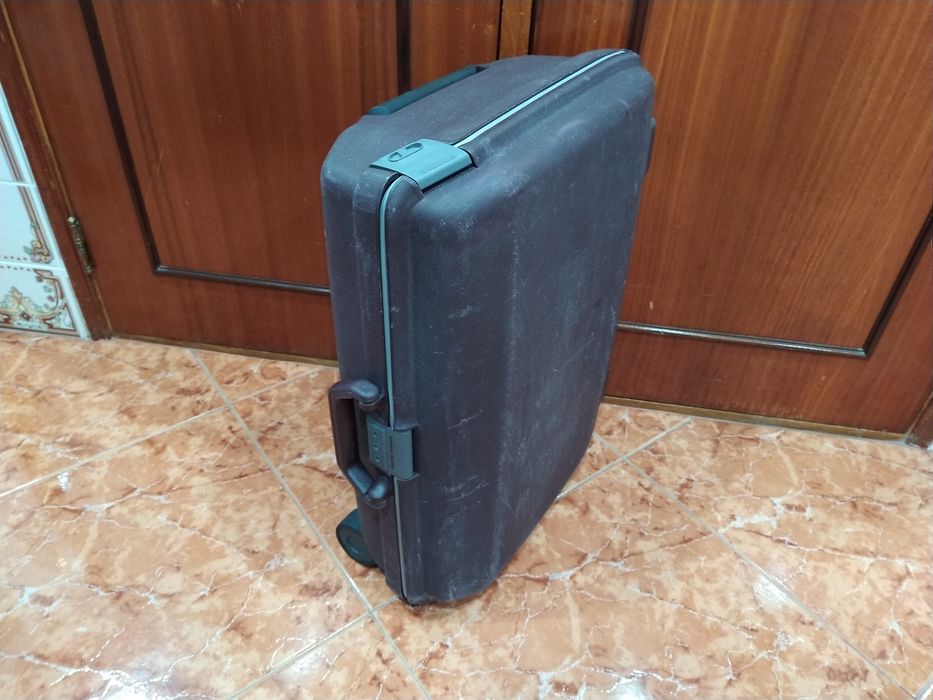 Mala de porão até 23 kg viagem ou ferramenta casa quarto apartamento