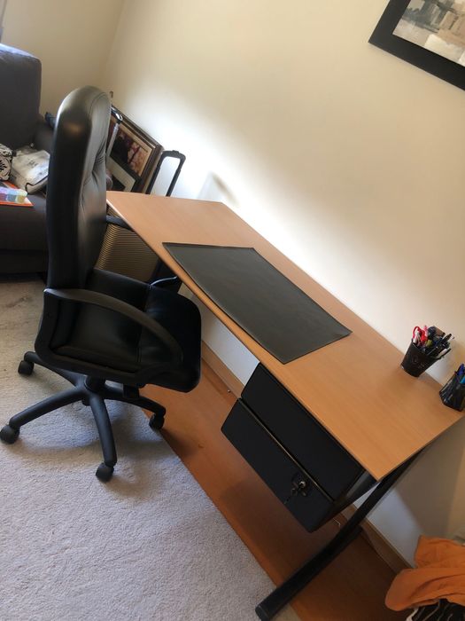 Secretaria + cadeira em pele