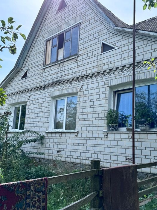 Пропоную будинок в селі Озерщіна для великої родини