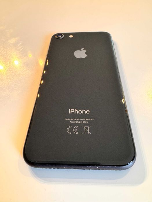 iPhone 8 64GB – Excelente estado + Caixa Original