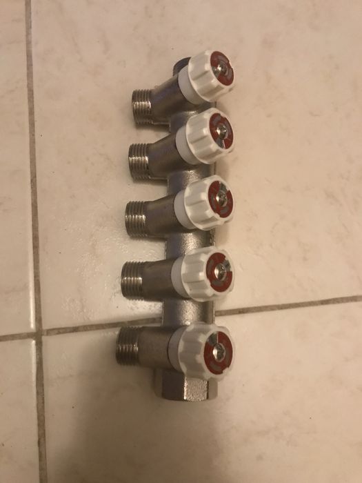 Коллектор  гребенка для воды Fado