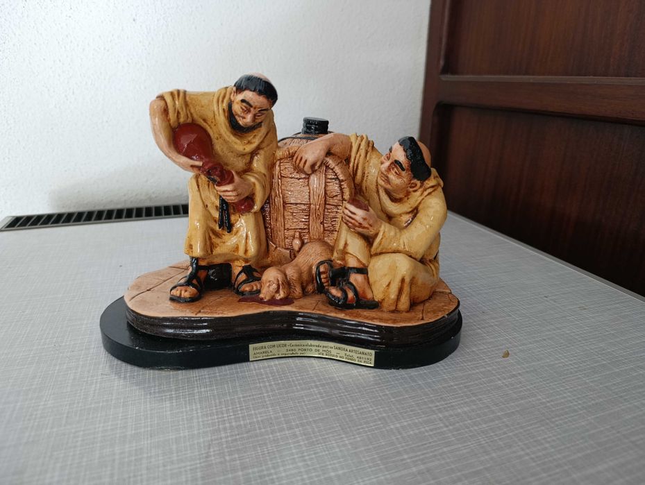 Estatuetas de cerâmicas