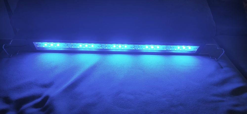 Luminária led para aquários de 60 a 80cm