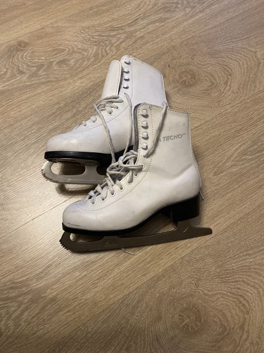 Lyzwy figurowe biale 35