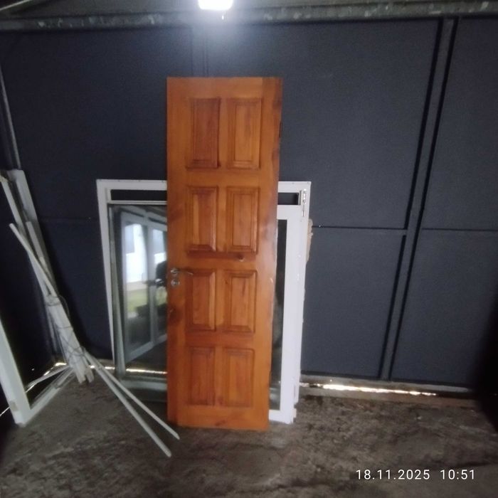 Двері дерев'яні б.в.