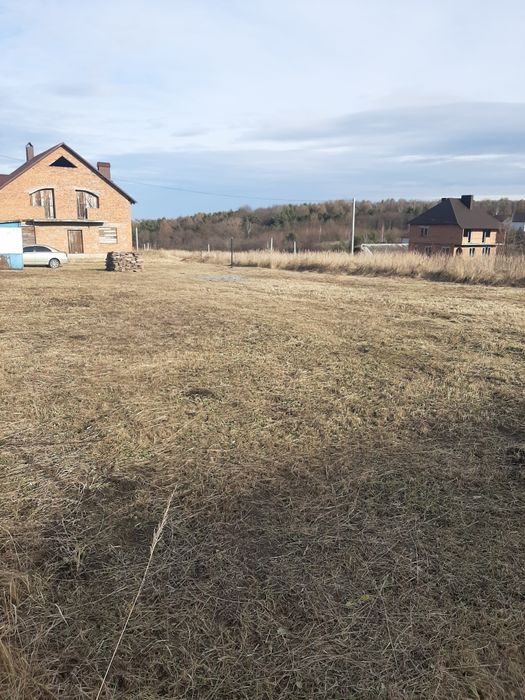 Участок в під забудову.