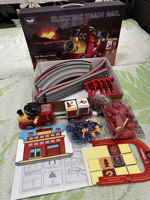 Залізна дорога велика/ на батарейках паравоз/ конструктор