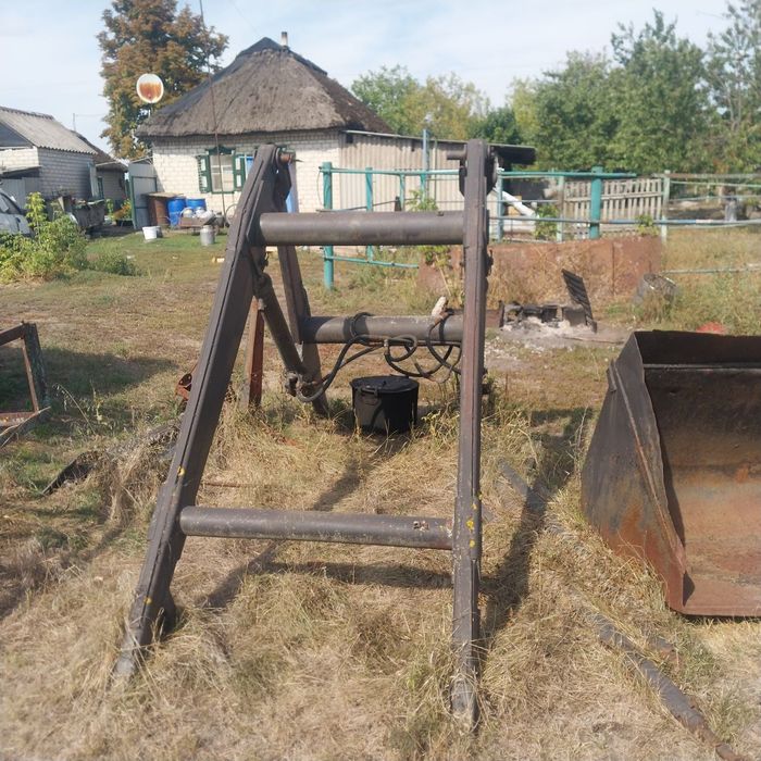 Мтз-80 з погрузчиком стогомет