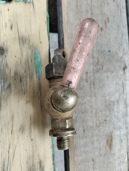 Кран латунь хромированый. Резьба 1/2".