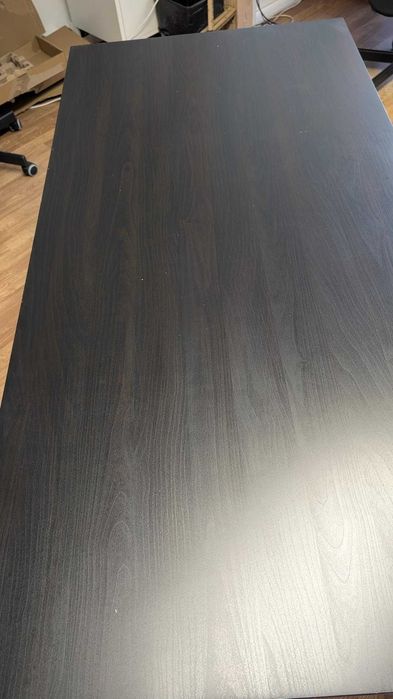 Mesa IKEA Linnmon Castanho Escuro + Pernas Adils Brancas 140cm x 60cm