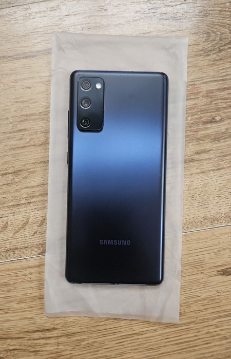 Смартфон samsung s20FE 8/256