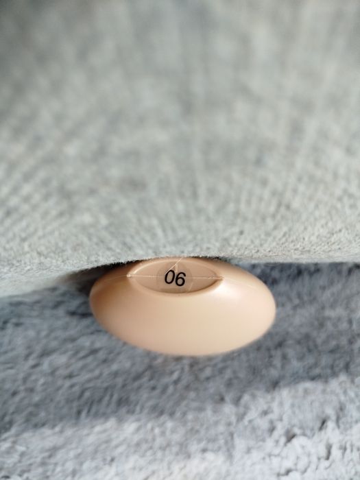 Podkład Febble z pędzelkiem kolor 06