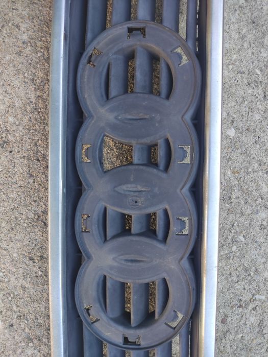 Grelha do capot Audi A4 B5