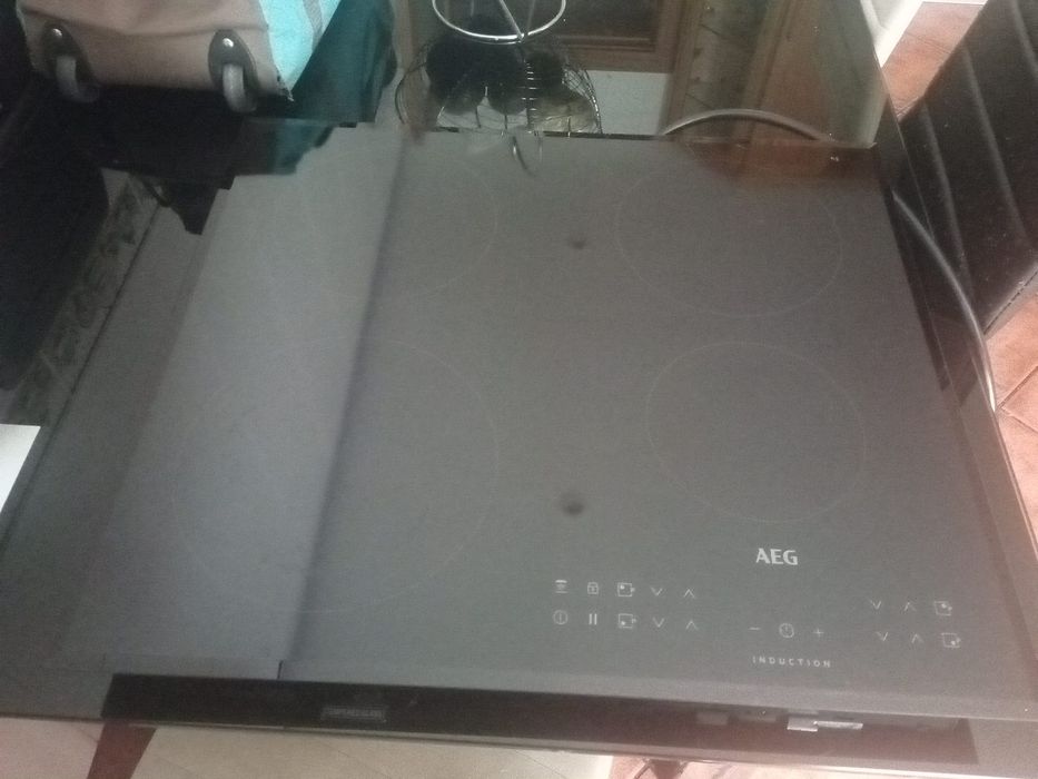Placa de Indução AEG IKB64301FB – 4 Zonas – 60 cm