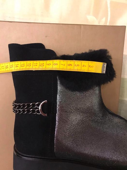 Зимние ботинки MARIA MORO. Новые. Размер 39. Стелька 25.5см.