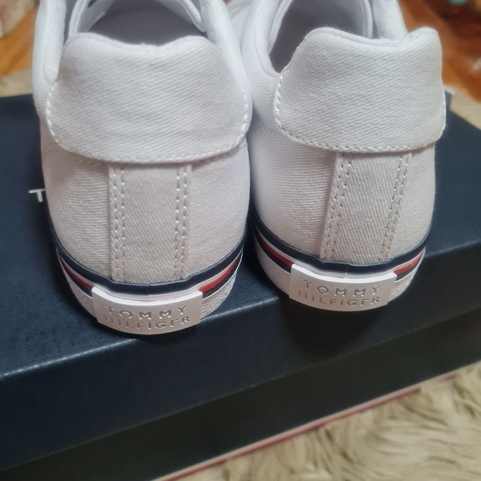 Tommy Hilfiger białe tenisówki trampki essential sneaker r. 37 sneaker