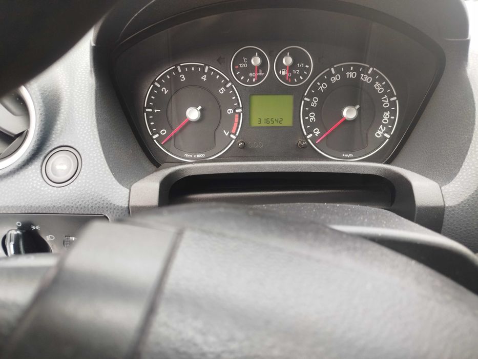 Форд фієста 1.4 2008рік