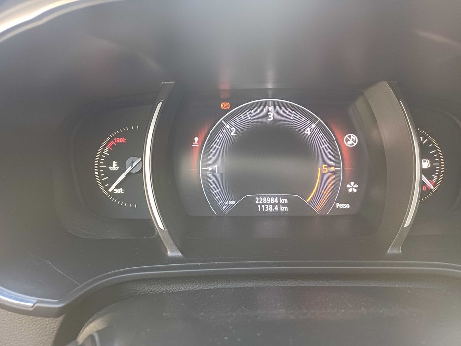 Vendo/Troco Megane 4, 1.5 dci 110cv. Nunca foi TVDE